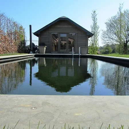 Les Jardins Du Mont D'hazeilles Bed & Breakfast