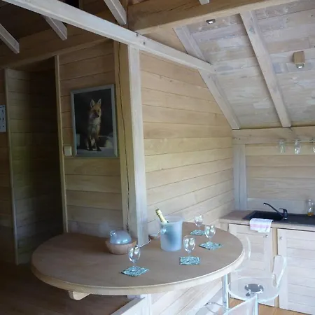 Les Jardins Du Mont D'hazeilles Bed & Breakfast *