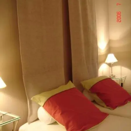 Les Jardins Du Mont D'hazeilles Bed & Breakfast Érezée